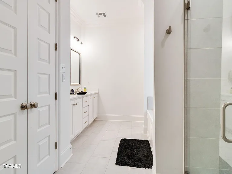 201 Finsbury Ln — Photo 18