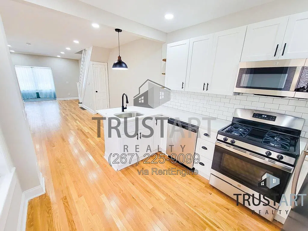 3 bed, 1.5 bath, $1,625 — Photo 2