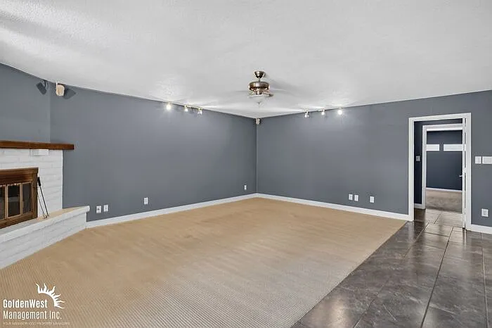 2615 W Straford Dr — Photo 12