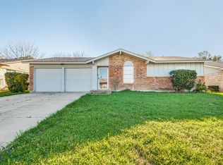 3820 Flamingo Ln, Irving, TX