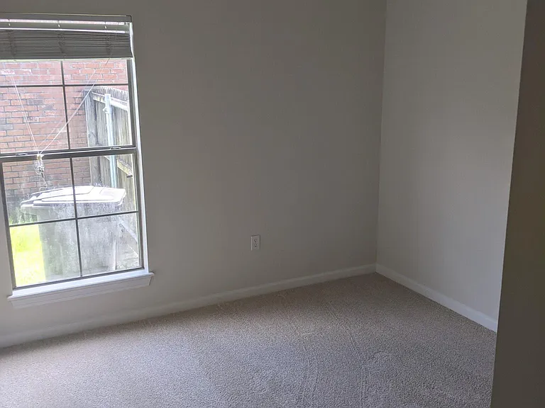 12929 Hidden Ridge Dr — Photo 2