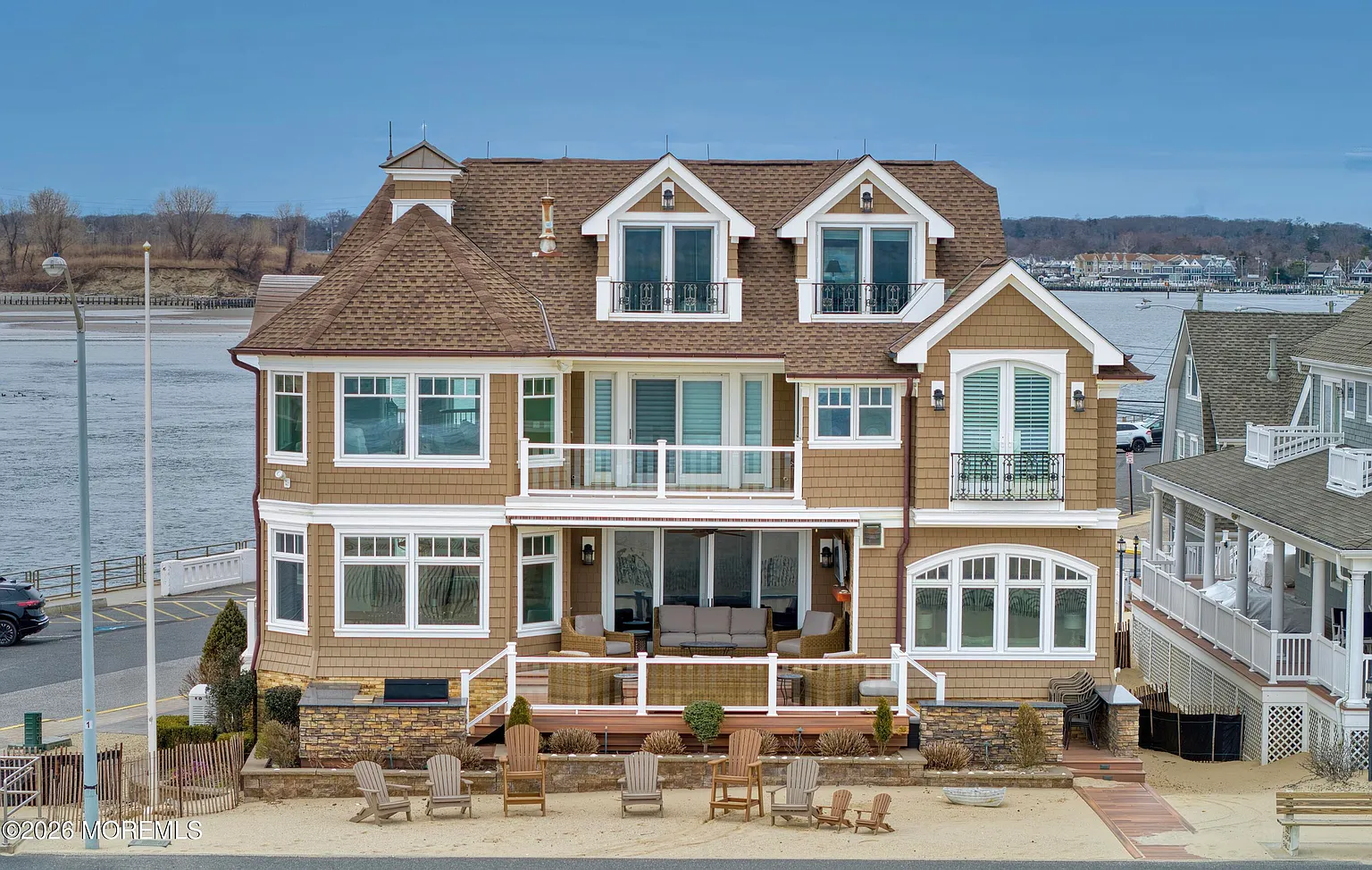 431 Beachfront photo 1