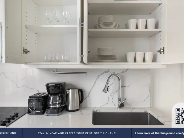 915 West End Avenue image 8 of 30