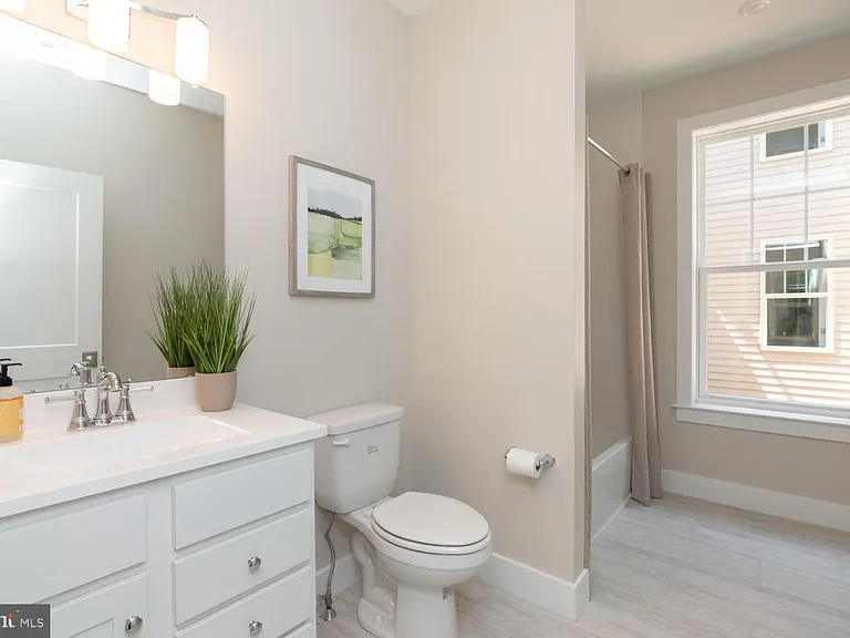 154 W King St #1 — Photo 6