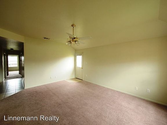 4th image of 1412 Cinch Dr APT B