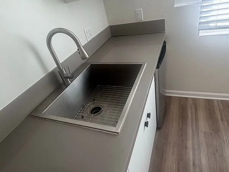 2408 Ocean Park Blvd — Photo 4