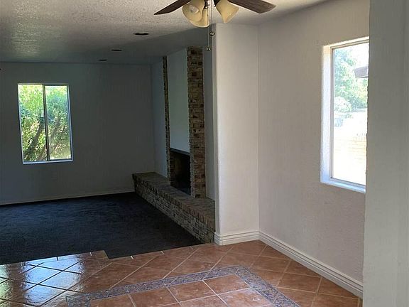 5th image of 1422 S Gateway Dr