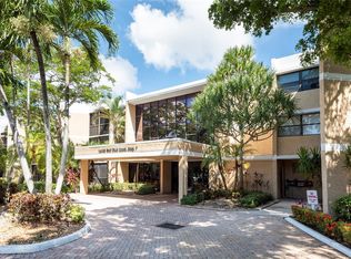 16325 Golf Club Rd APT 210, Weston, FL 33326