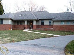 4625 Pickering Rd, Bloomfield Township, MI 48301