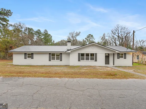 529 College Hts, Portal, GA 30450