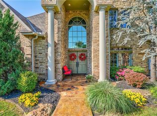 8892 Woodbriar Pl, Oklahoma City, OK 73110