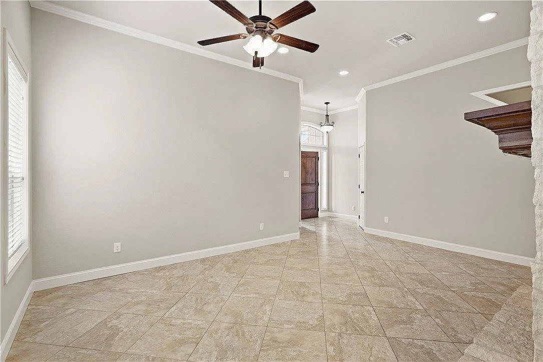 4 bed, 2601 sqft, $2,625 — Photo 4