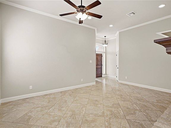 4th image of 8209 Raintree Dr