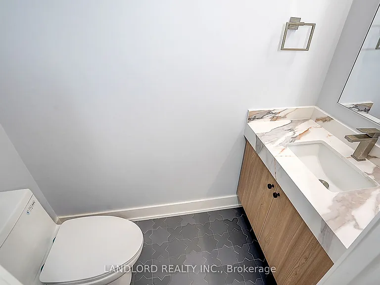 1146 Broadview Ave #4 — Photo 31