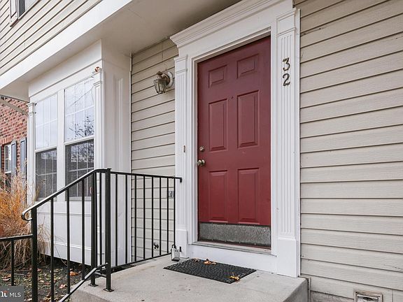 2nd image of 32 Ironwood Ct