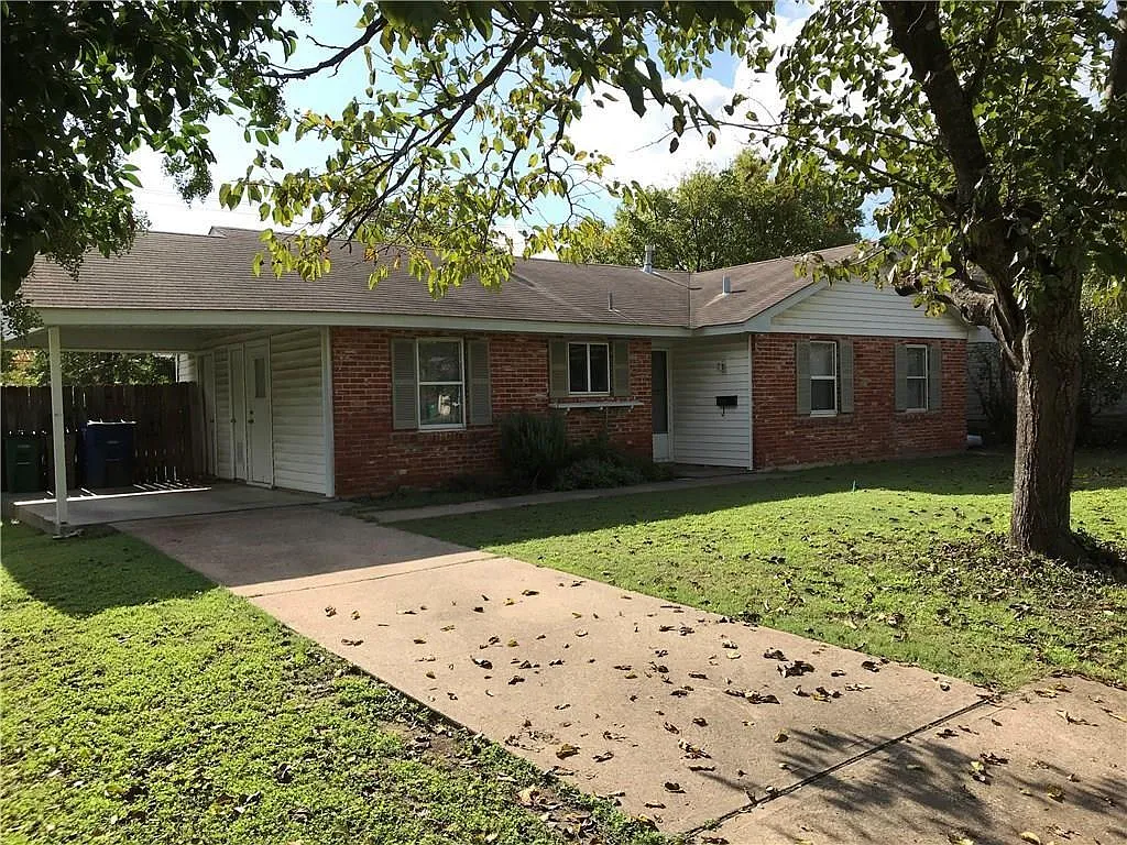3 bed, 2.0 bath, 1022 sqft, $2,195 — Photo 1