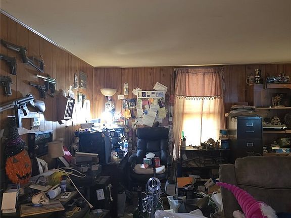 4th image of 355 E Oregon Ave