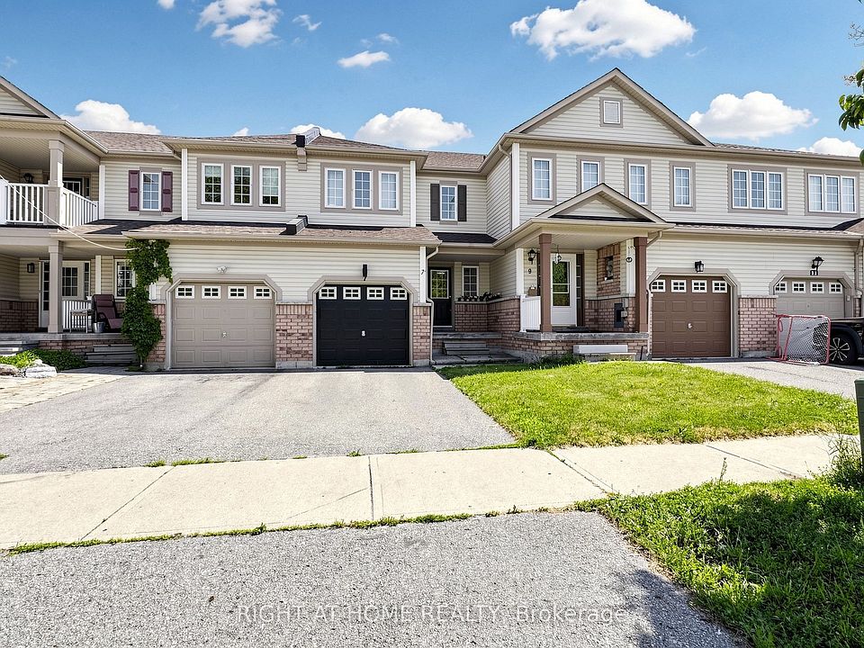 1st image of 7 Macmillan Ave