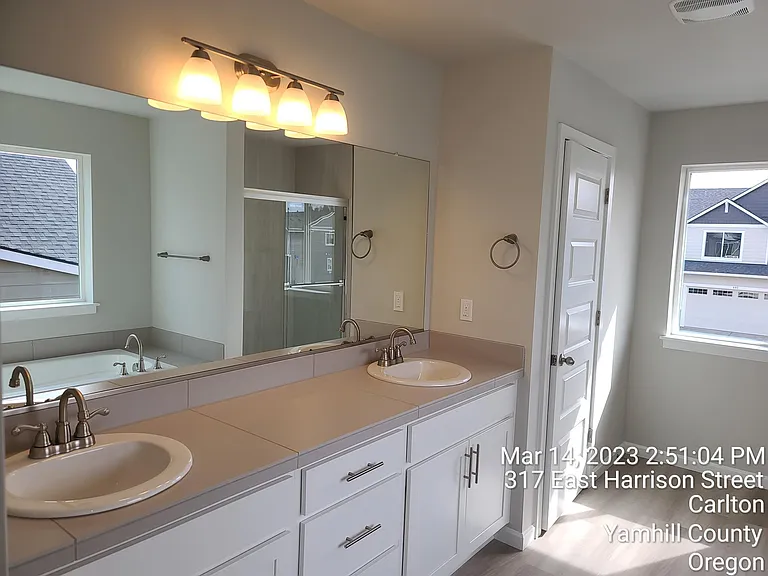 696 E Wilson St — Photo 16