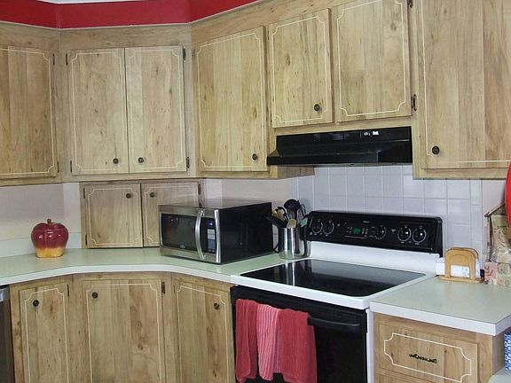 3rd image of 271 Longpointe Ct