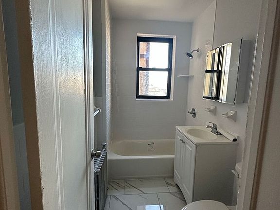 2nd image of 1 Murray Hill Ter APT B1