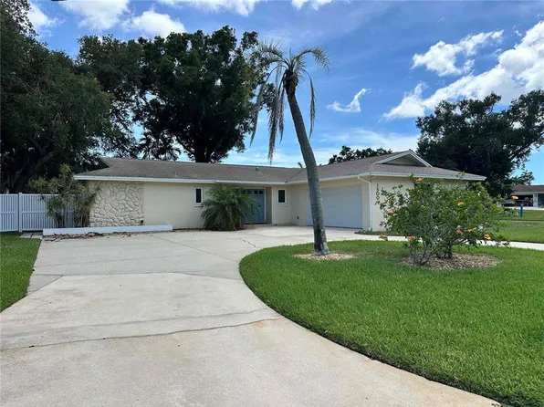1500 N Dakota Ave NE, Saint Petersburg, FL 33703