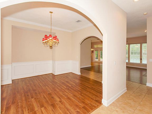 4th image of 1043 Eagle Point Dr