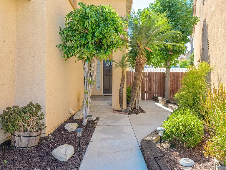 14714 Burgundy Pl — Photo 4