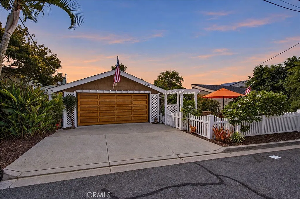 4 bed, 2554 sqft, $7,500 — Photo 1