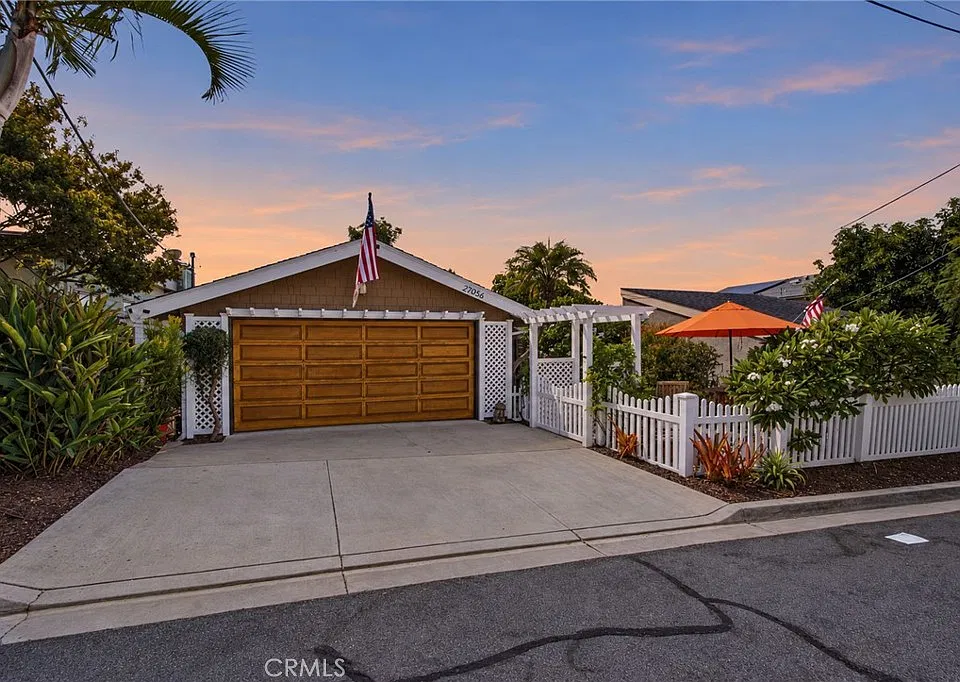 27056 Calle Juanita