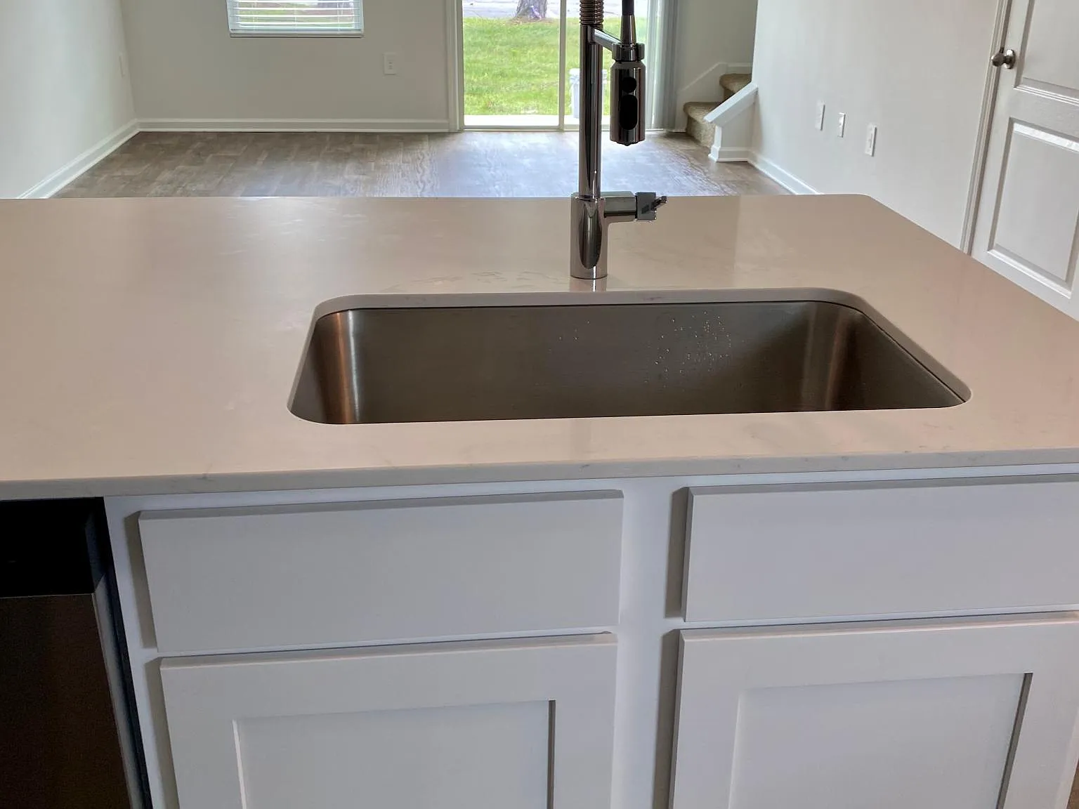 2 bed, 2.5 bath, 1210 sqft, $1,700 — Photo 4