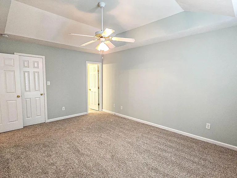 726 Creekside Dr — Photo 21