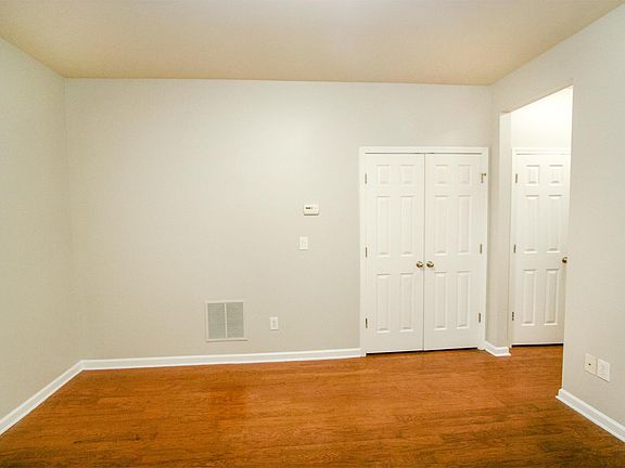 4th image of 815 Charles Bank Ave SE #1