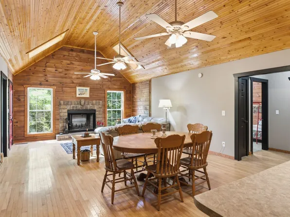 680 Lakeside Dr, Smithville, TN 37166