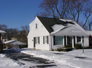 5216 Wolf Rd, Western Springs, IL 60558