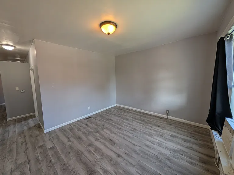 4733 McMillan Ave #1F — Photo 4