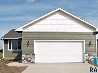 6717 W Viola Ct, Sioux Falls, SD 57110