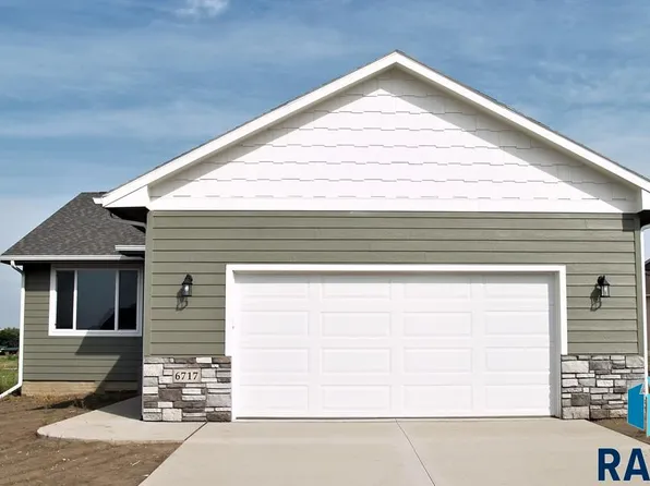 6717 W Viola Ct, Sioux Falls, SD 57110