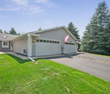 1355 Hilo Ave N, Oakdale, MN, 55128