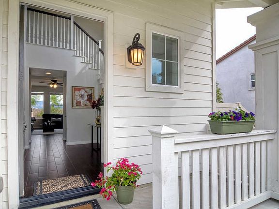 3rd image of 614 Amarra Ln