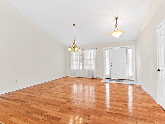 4th image of 1007 Autumn Ave