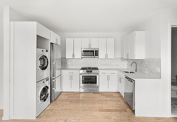4th image of 391 1st St APT 3L