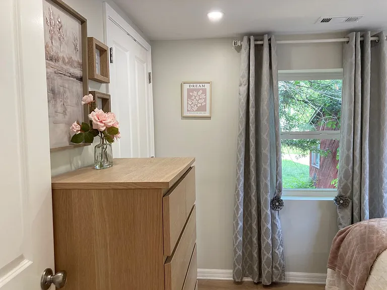 815 College St NW — Photo 10