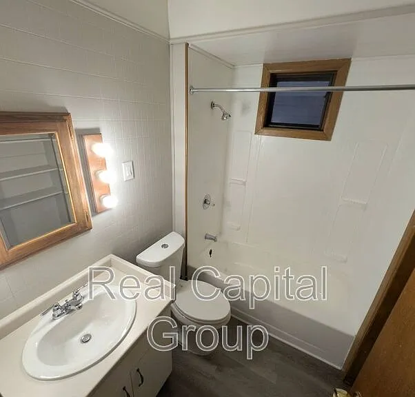 102 Macamley St #2 — Photo 8