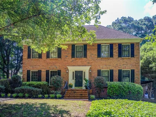 854 Newcastle Dr SW, Lilburn, GA 30047