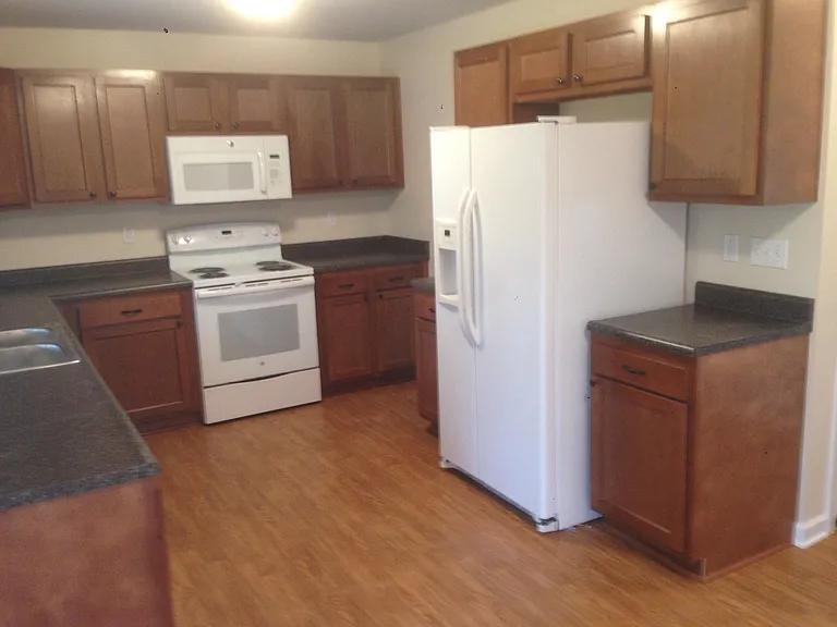 31 Morrison Ave — Photo 3