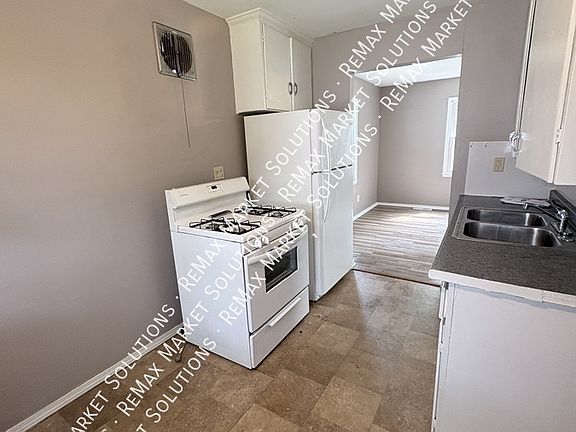 3rd image of 4696 W 147th St
