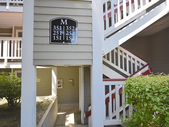 2nd image of 18501 SE Newport Way Unit M252