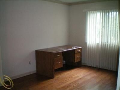3rd image of 7734 S Royal Ct
