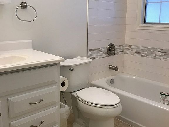 4th image of 4641 E 14th St #1-1401